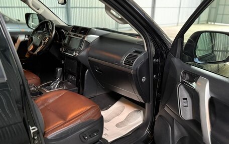 Toyota Land Cruiser Prado 150 рестайлинг 2, 2017 год, 3 590 000 рублей, 10 фотография