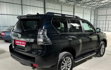 Toyota Land Cruiser Prado 150 рестайлинг 2, 2017 год, 3 590 000 рублей, 6 фотография