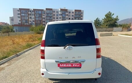 Toyota Noah III, 2003 год, 725 000 рублей, 4 фотография