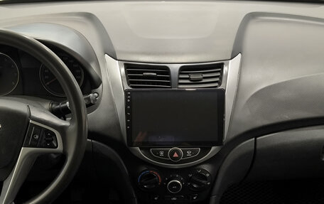 Hyundai Solaris II рестайлинг, 2013 год, 695 000 рублей, 19 фотография