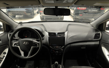 Hyundai Solaris II рестайлинг, 2013 год, 695 000 рублей, 18 фотография