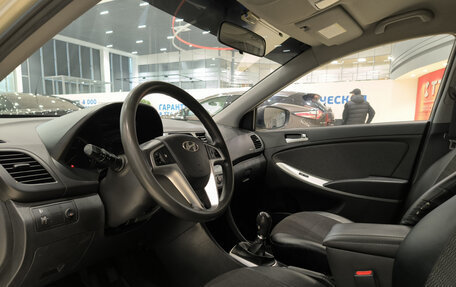 Hyundai Solaris II рестайлинг, 2013 год, 695 000 рублей, 20 фотография