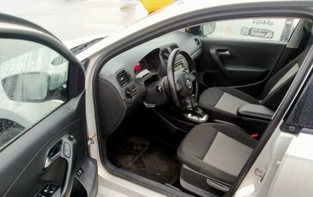 Volkswagen Polo VI (EU Market), 2011 год, 650 000 рублей, 14 фотография