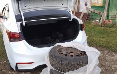 Hyundai Solaris II рестайлинг, 2019 год, 910 000 рублей, 3 фотография