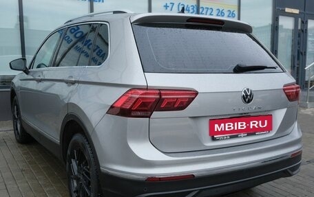 Volkswagen Tiguan II, 2021 год, 2 549 000 рублей, 3 фотография