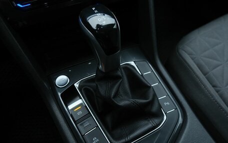 Volkswagen Tiguan II, 2021 год, 2 549 000 рублей, 14 фотография