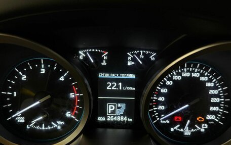 Toyota Land Cruiser 200, 2013 год, 3 099 000 рублей, 7 фотография