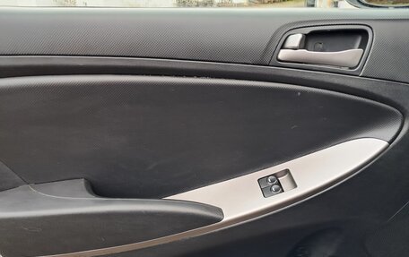 Hyundai Solaris II рестайлинг, 2016 год, 730 000 рублей, 7 фотография