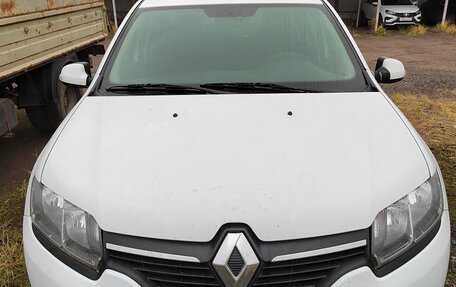 Renault Logan II, 2018 год, 800 000 рублей, 1 фотография