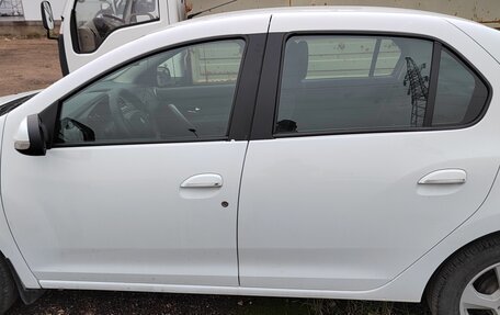 Renault Logan II, 2018 год, 800 000 рублей, 5 фотография