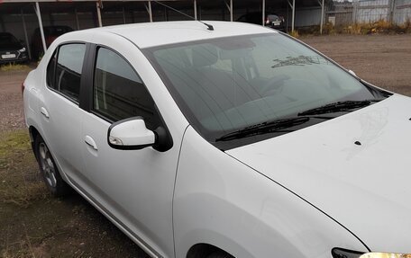 Renault Logan II, 2018 год, 800 000 рублей, 3 фотография