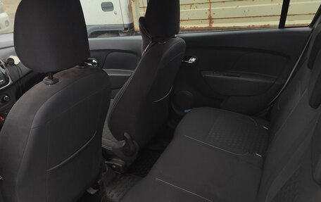 Renault Logan II, 2018 год, 800 000 рублей, 15 фотография