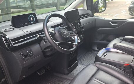 Hyundai Staria, 2023 год, 5 860 000 рублей, 2 фотография