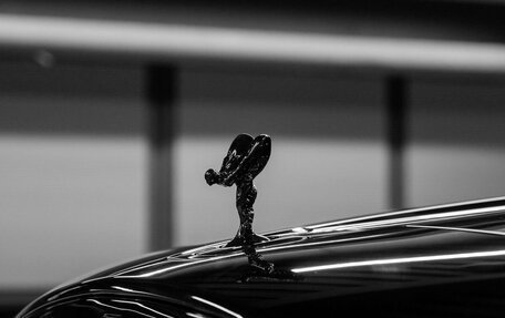 Rolls-Royce Cullinan, 2024 год, 75 000 000 рублей, 3 фотография