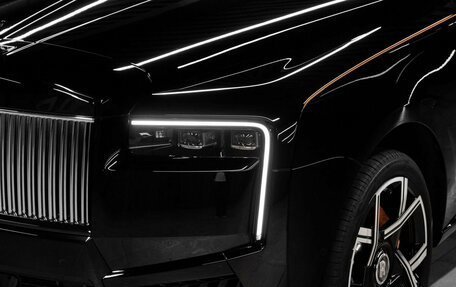 Rolls-Royce Cullinan, 2024 год, 75 000 000 рублей, 2 фотография