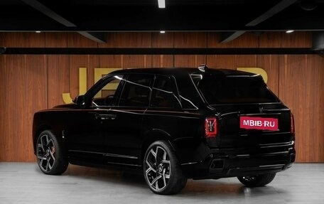 Rolls-Royce Cullinan, 2024 год, 75 000 000 рублей, 8 фотография