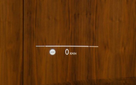 Rolls-Royce Cullinan, 2024 год, 75 000 000 рублей, 17 фотография