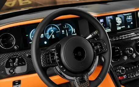 Rolls-Royce Cullinan, 2024 год, 75 000 000 рублей, 14 фотография