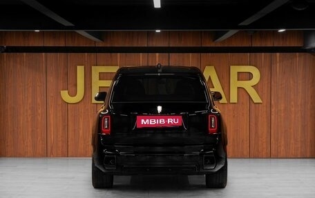 Rolls-Royce Cullinan, 2024 год, 75 000 000 рублей, 7 фотография