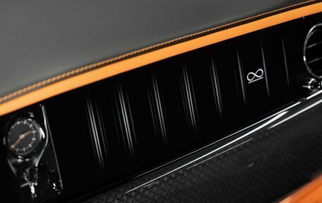 Rolls-Royce Cullinan, 2024 год, 75 000 000 рублей, 21 фотография