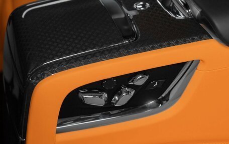 Rolls-Royce Cullinan, 2024 год, 75 000 000 рублей, 30 фотография