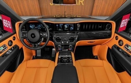 Rolls-Royce Cullinan, 2024 год, 75 000 000 рублей, 33 фотография