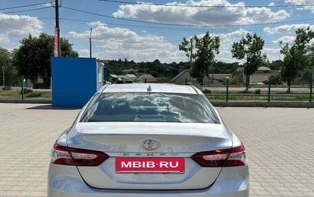 Toyota Camry, 2018 год, 3 000 000 рублей, 2 фотография