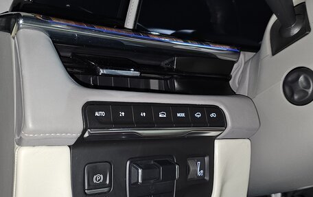 Cadillac Escalade V, 2022 год, 10 500 000 рублей, 19 фотография