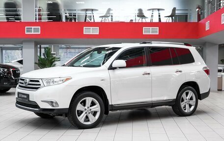 Toyota Highlander III, 2012 год, 1 849 000 рублей, 1 фотография