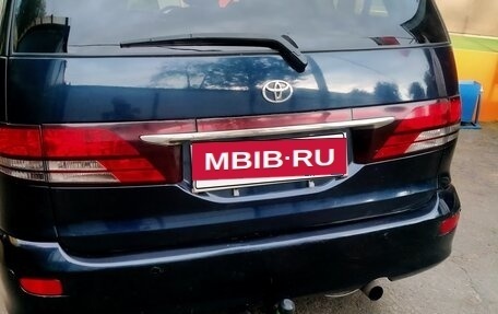 Toyota Estima III рестайлинг -2, 2003 год, 730 000 рублей, 2 фотография