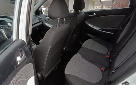 Hyundai Solaris II рестайлинг, 2013 год, 850 000 рублей, 6 фотография