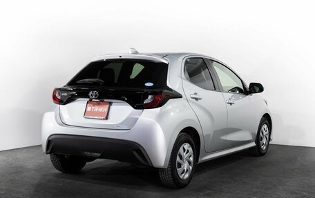 Toyota Yaris, 2021 год, 1 160 000 рублей, 3 фотография