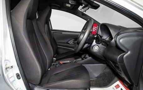 Toyota Yaris, 2021 год, 1 160 000 рублей, 5 фотография