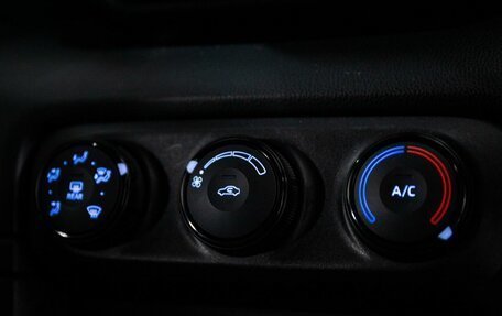 Toyota Yaris, 2021 год, 1 160 000 рублей, 15 фотография