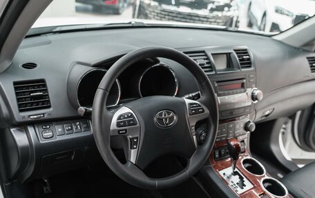 Toyota Highlander III, 2012 год, 1 849 000 рублей, 9 фотография