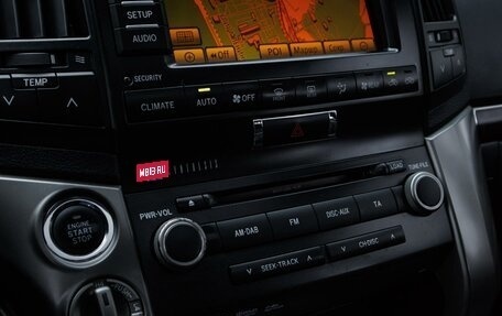 Toyota Land Cruiser 200, 2011 год, 3 189 000 рублей, 21 фотография