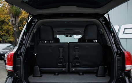 Toyota Land Cruiser 200, 2011 год, 3 189 000 рублей, 31 фотография