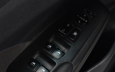 Hyundai Solaris II рестайлинг, 2018 год, 1 369 000 рублей, 10 фотография