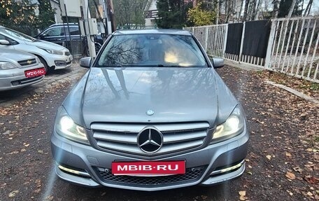 Mercedes-Benz C-Класс, 2013 год, 1 400 000 рублей, 1 фотография