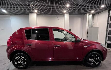 Renault Sandero I, 2013 год, 475 000 рублей, 2 фотография