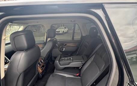 Land Rover Range Rover IV рестайлинг, 2018 год, 5 900 000 рублей, 2 фотография