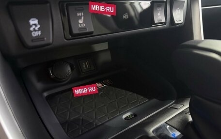 Toyota RAV4, 2025 год, 4 279 000 рублей, 18 фотография