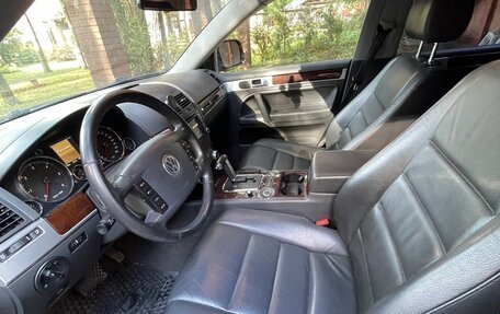 Volkswagen Touareg III, 2005 год, 1 000 000 рублей, 2 фотография