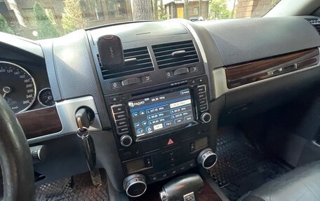 Volkswagen Touareg III, 2005 год, 1 000 000 рублей, 5 фотография