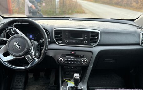 KIA Sportage IV рестайлинг, 2018 год, 1 600 000 рублей, 7 фотография