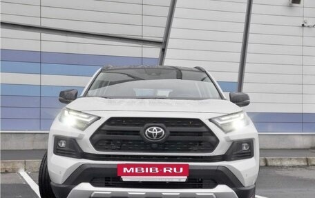 Toyota RAV4, 2025 год, 4 600 000 рублей, 2 фотография