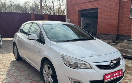 Opel Astra J, 2012 год, 650 000 рублей, 1 фотография