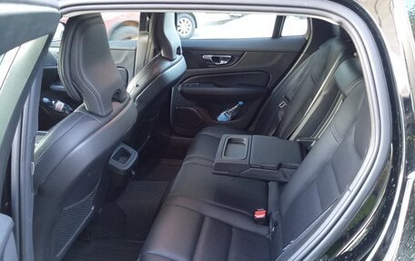 Volvo V60 Cross Country II, 2019 год, 3 799 000 рублей, 6 фотография