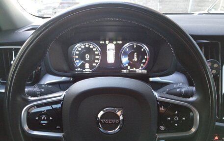 Volvo V60 Cross Country II, 2019 год, 3 799 000 рублей, 9 фотография