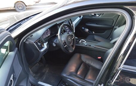 Volvo V60 Cross Country II, 2019 год, 3 799 000 рублей, 5 фотография